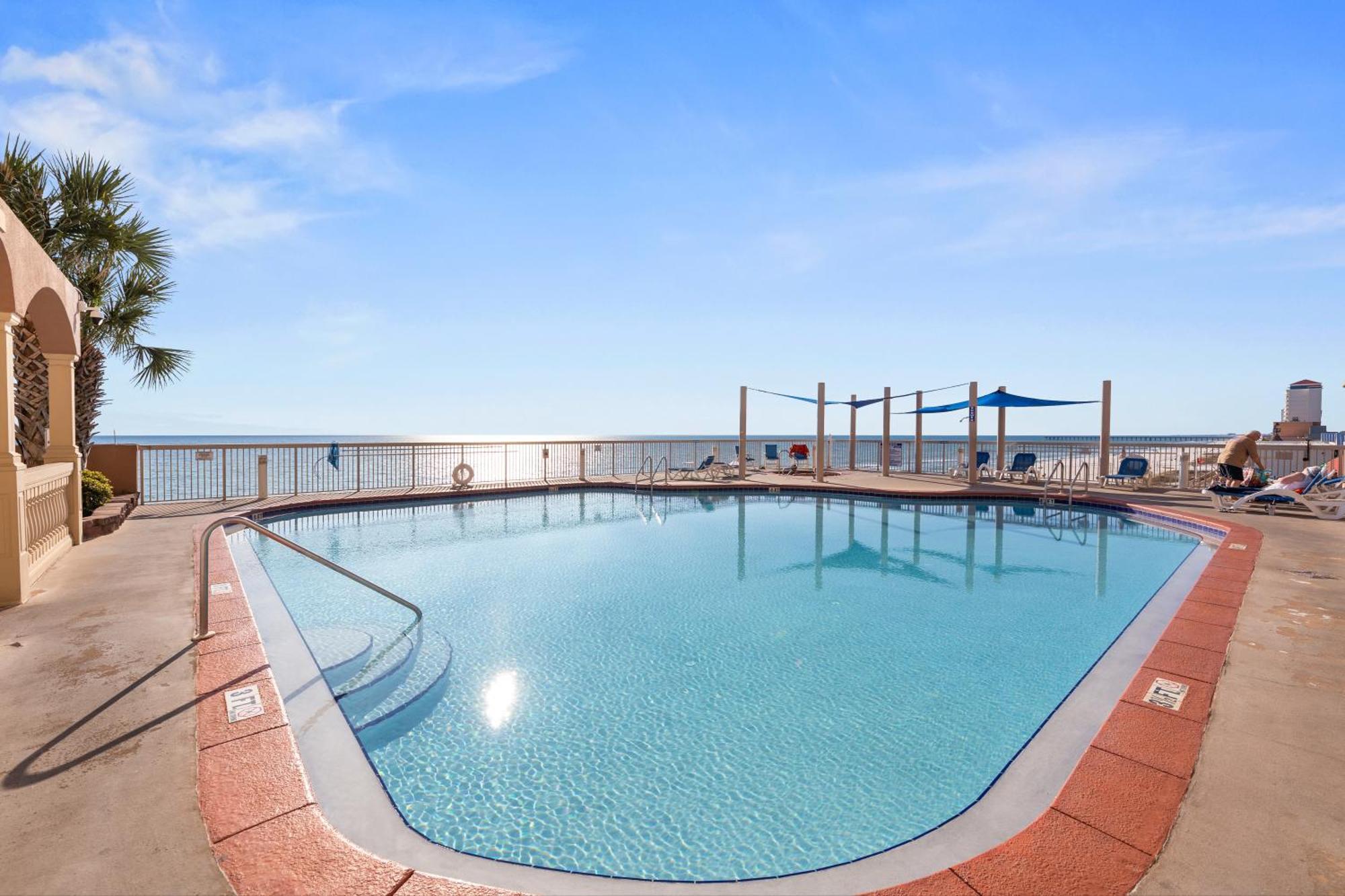 Gulf Front Master Bedroom! 2 Pools & Hot Tubs! Sleeps 8! Panama City Beach Exterior photo