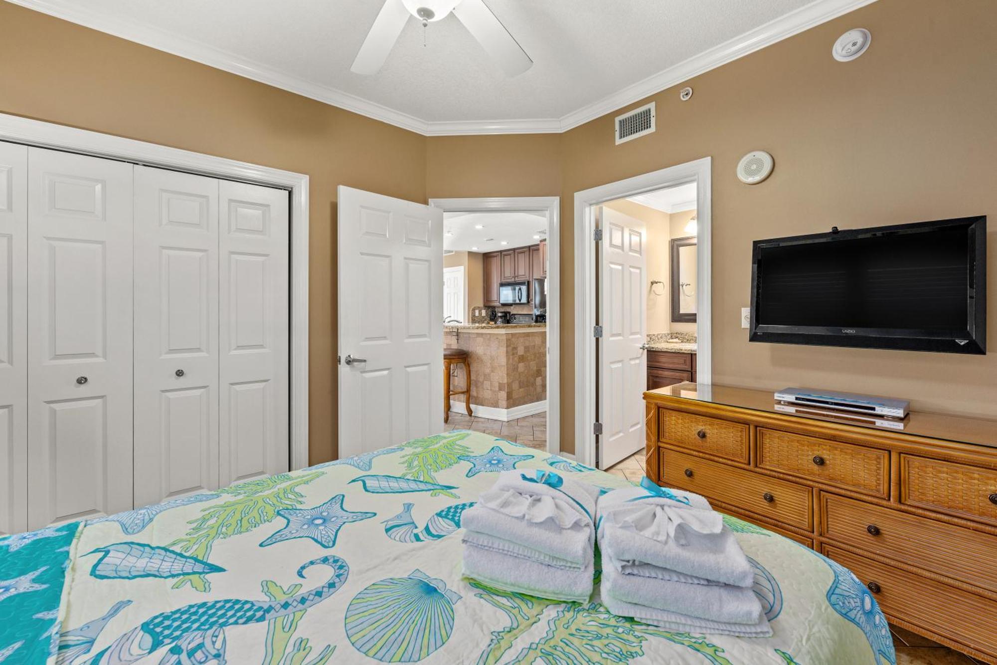Gulf Front Master Bedroom! 2 Pools & Hot Tubs! Sleeps 8! Panama City Beach Exterior photo