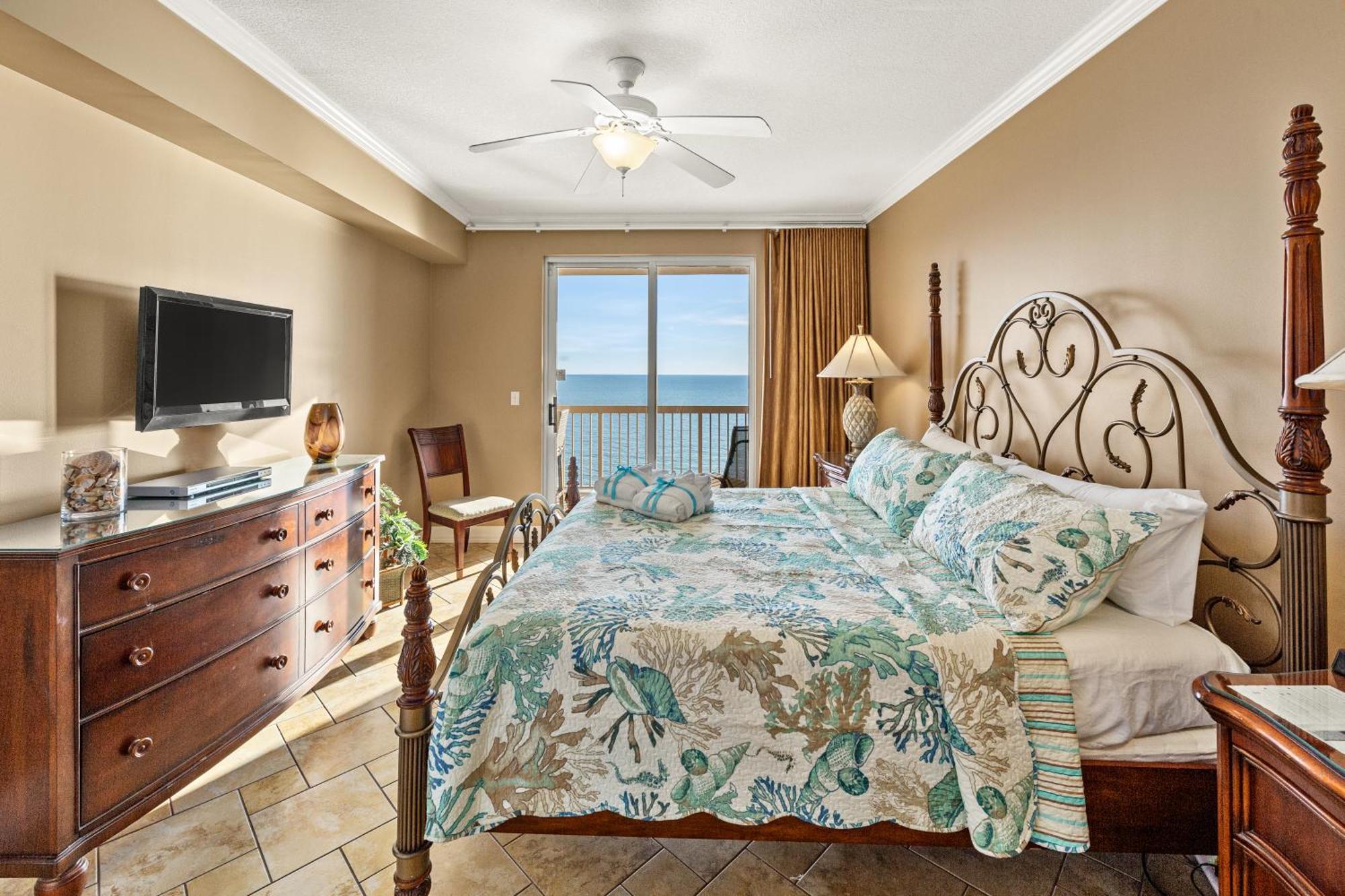 Gulf Front Master Bedroom! 2 Pools & Hot Tubs! Sleeps 8! Panama City Beach Exterior photo